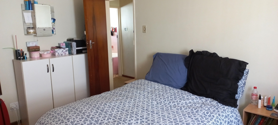 To Let 3 Bedroom Property for Rent in Lansdowne Western Cape
